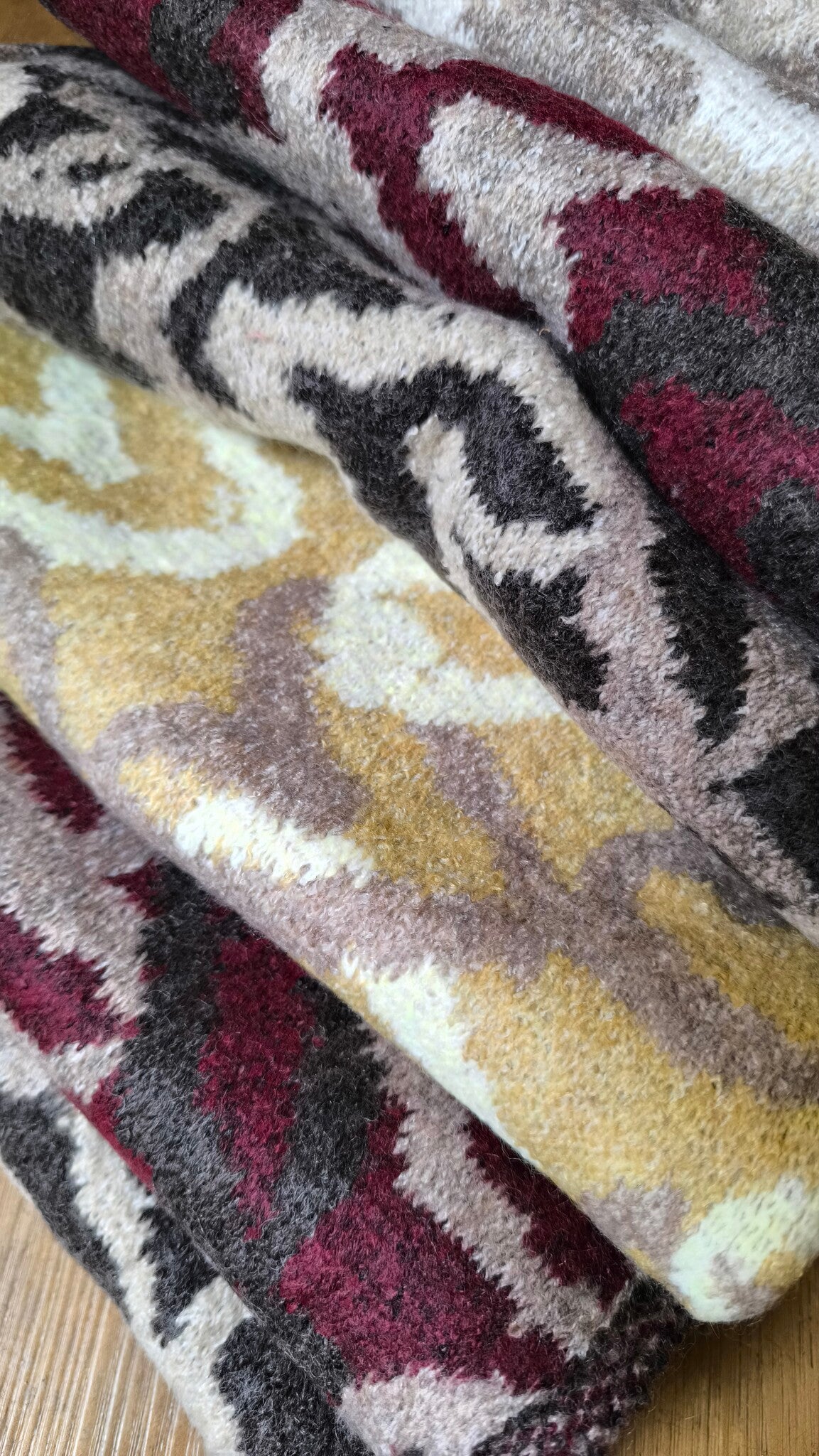 Dreiecksschal Herta in allen Farben – Detail