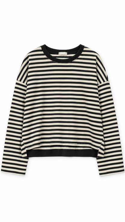 Ringelshirt Ella in Schwarz-Weiß – Flatlay