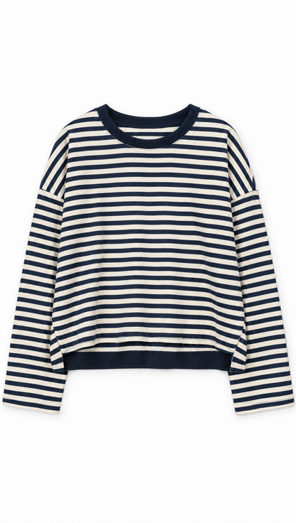 Ringelshirt Ella in Dunkelblau-Creme – Flatlay