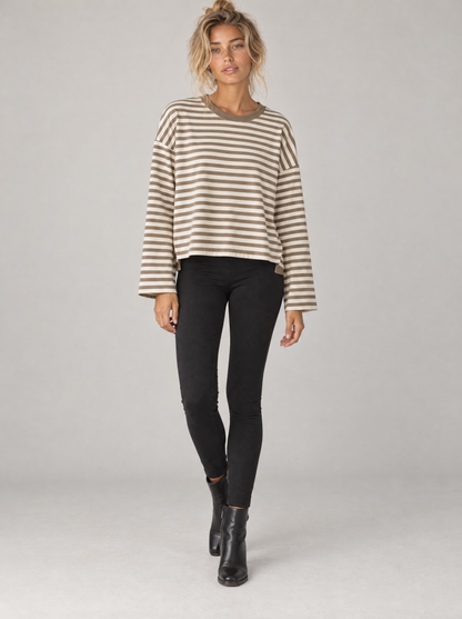 Ringelshirt Ella in Beige-Braun – Try-on ganze Figur