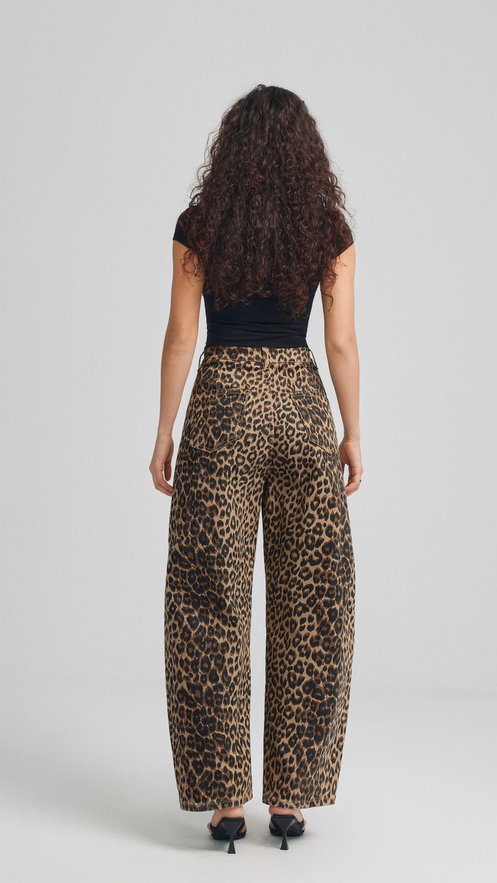 Leo Barrel Wideleg Jeans