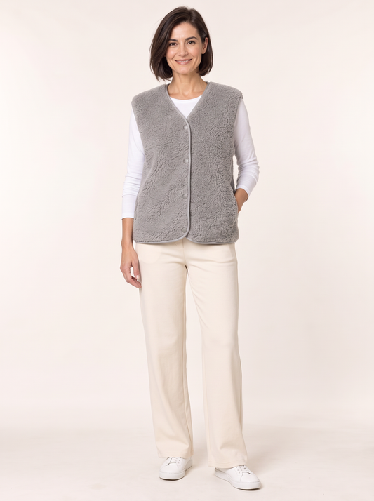 Teddyweste Frieda in Grau – Try-on
